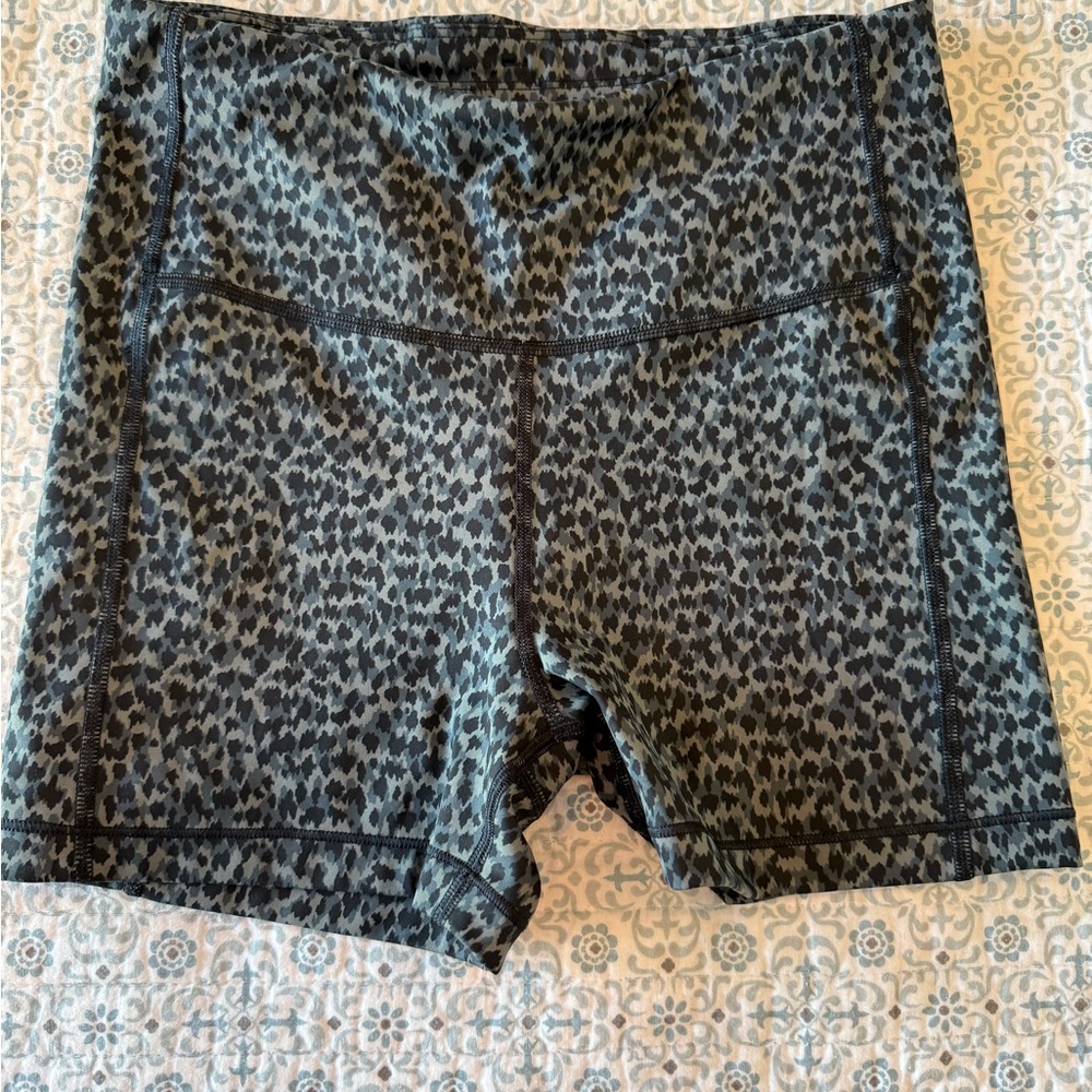 Athleta Ultimate Shortie shorts 3” NWOT